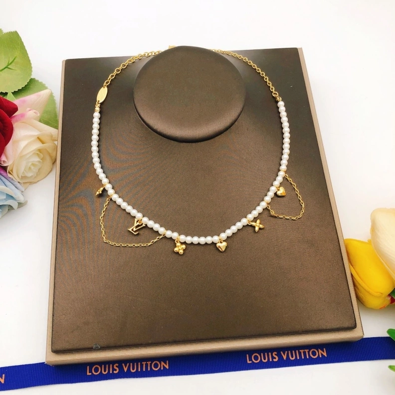 Fashionable LX Necklaces 308419