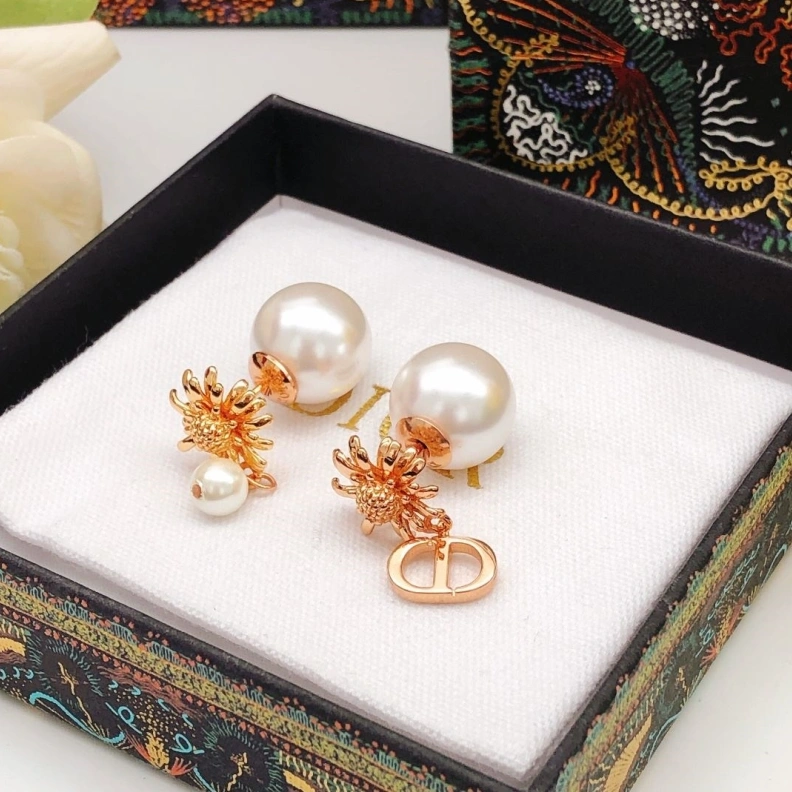 Christian Dxxr Earrings Sophisticated 293821