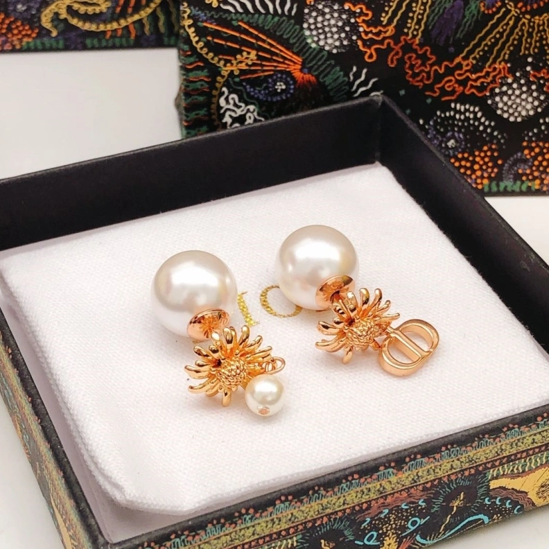 Christian Dxxr Earrings Sophisticated 293821