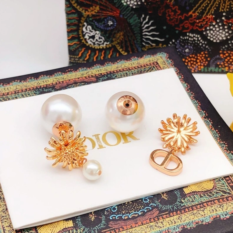 Christian Dxxr Earrings Sophisticated 293821