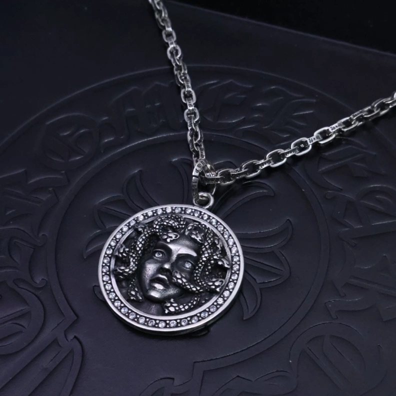 Classic Chrxmx Hxxrts Necklaces 295781