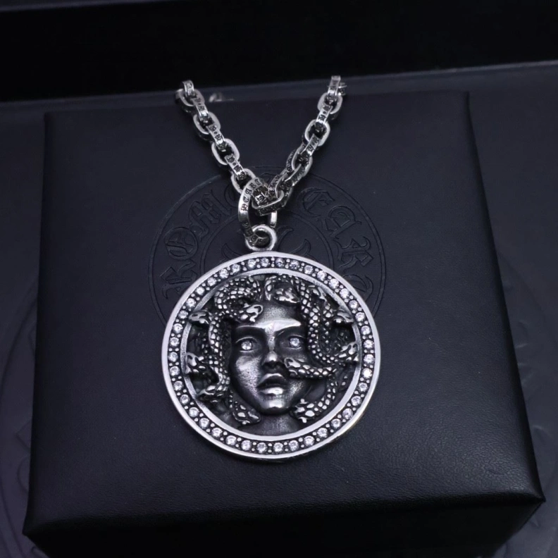 Classic Chrxmx Hxxrts Necklaces 295781