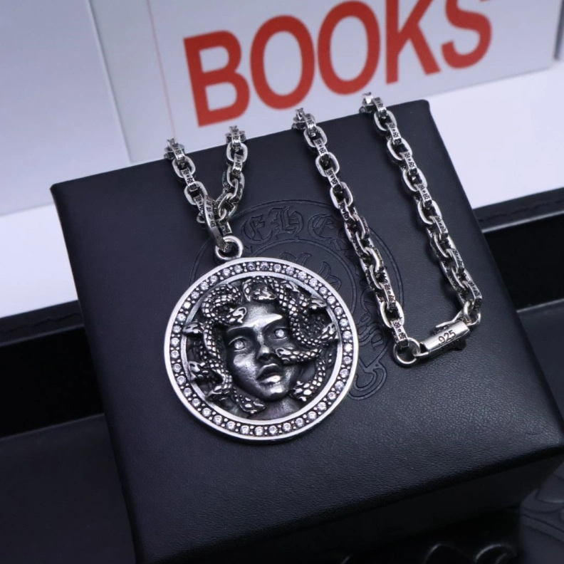 Classic Chrxmx Hxxrts Necklaces 295781