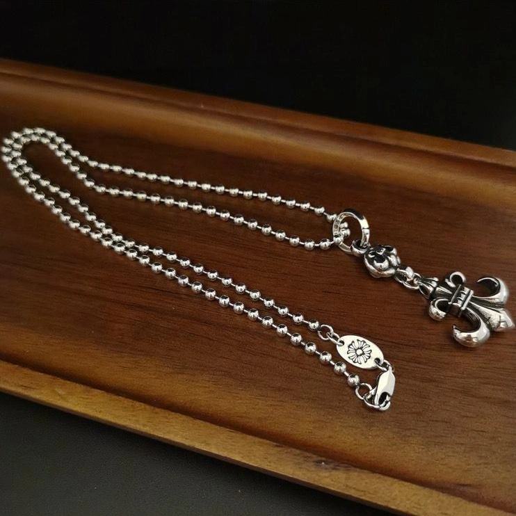 WellDesigned Chrxmx Hxxrts Necklaces 295749