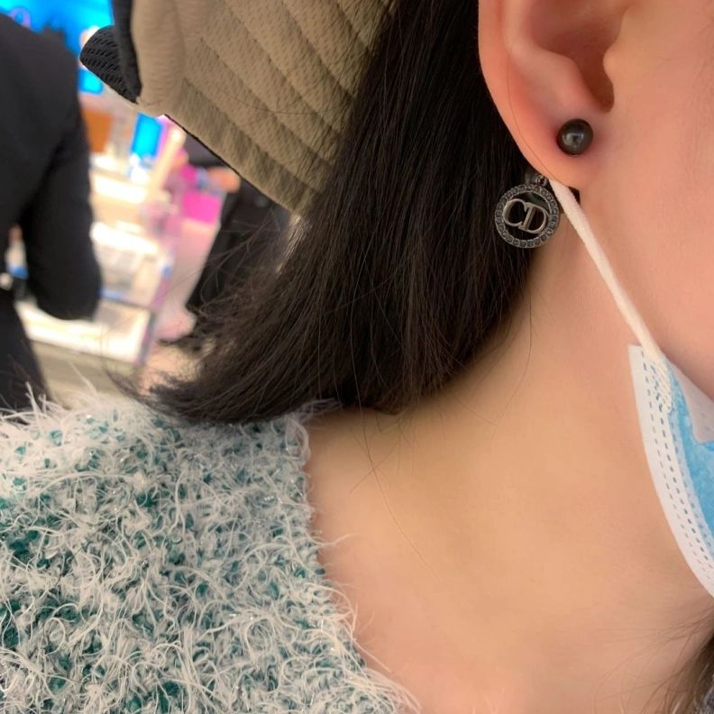 Trendsetting Christian Dxxr Earrings 293820