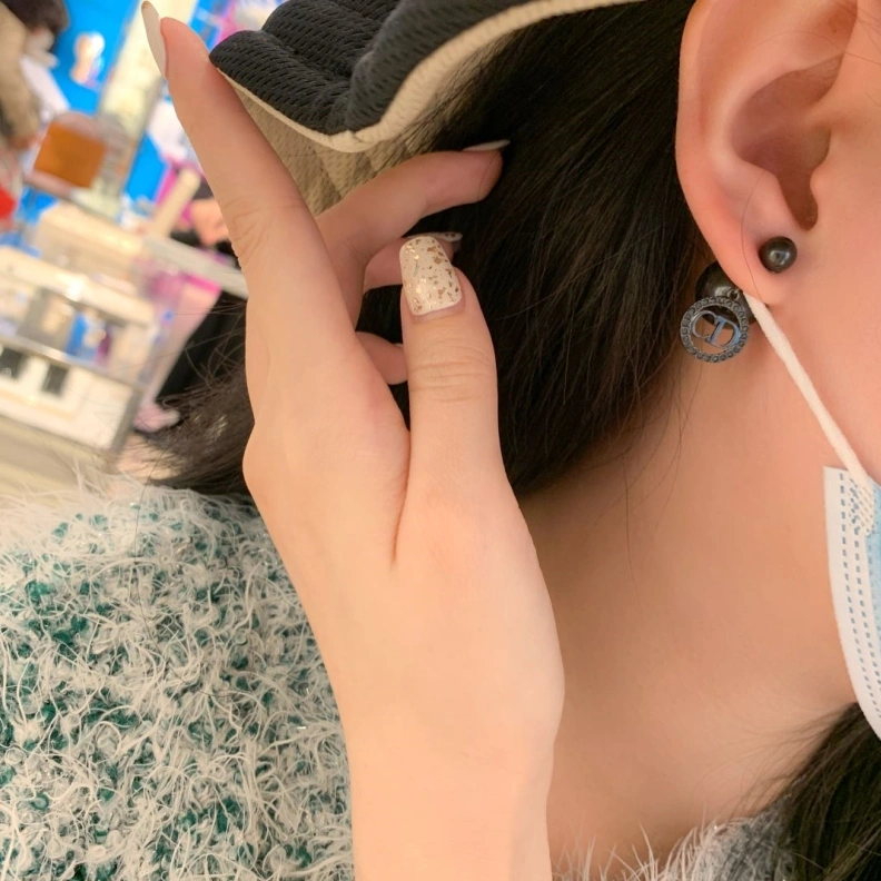 Trendsetting Christian Dxxr Earrings 293820