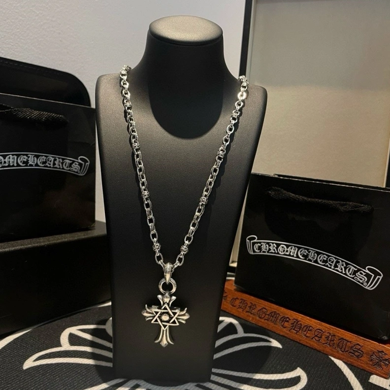 Resilient Chrxmx Hxxrts Necklaces 295747
