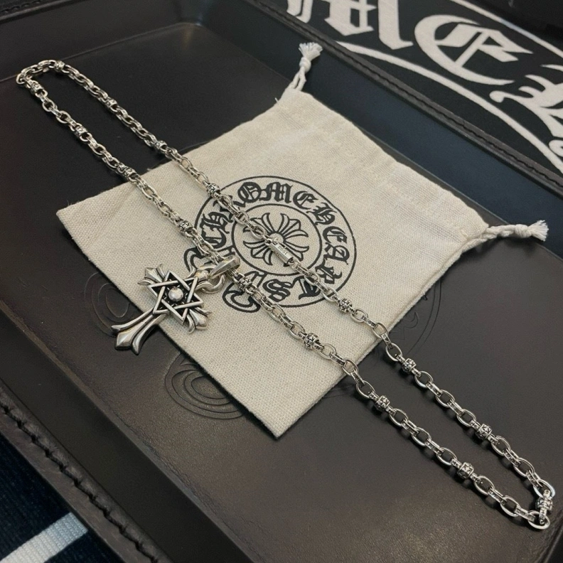 Resilient Chrxmx Hxxrts Necklaces 295747