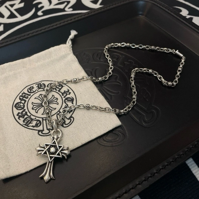 Resilient Chrxmx Hxxrts Necklaces 295747