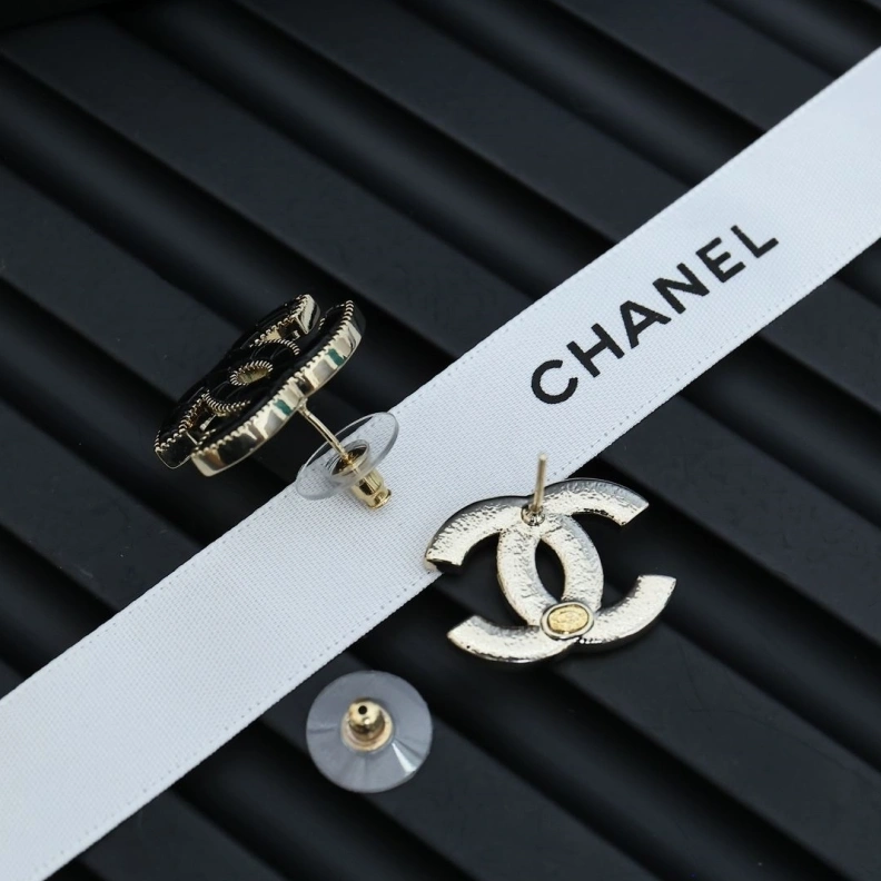 Comfortable Chxnxl Earrings 285165