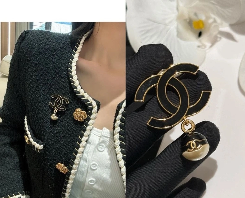 Chxnxl Brooches Cozy 284598