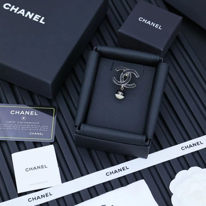 Chxnxl Brooches Cozy 284598