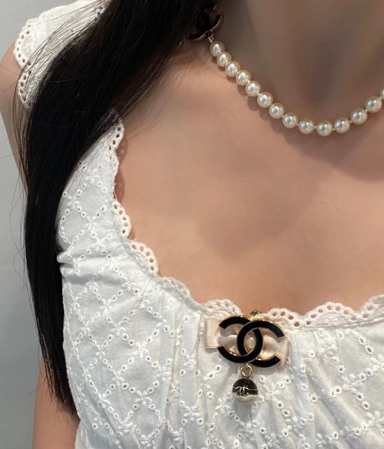 Chxnxl Brooches Cozy 284598