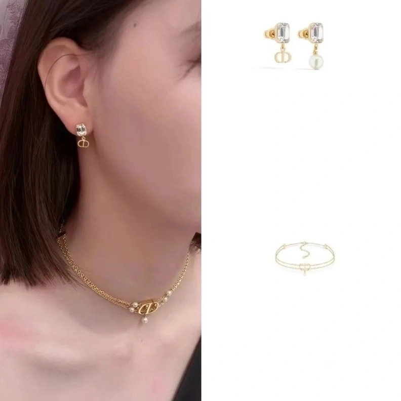 Christian Dxxr Necklaces Elegant 293700