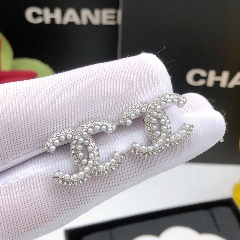 Vibrant Chxnxl Earrings 285134