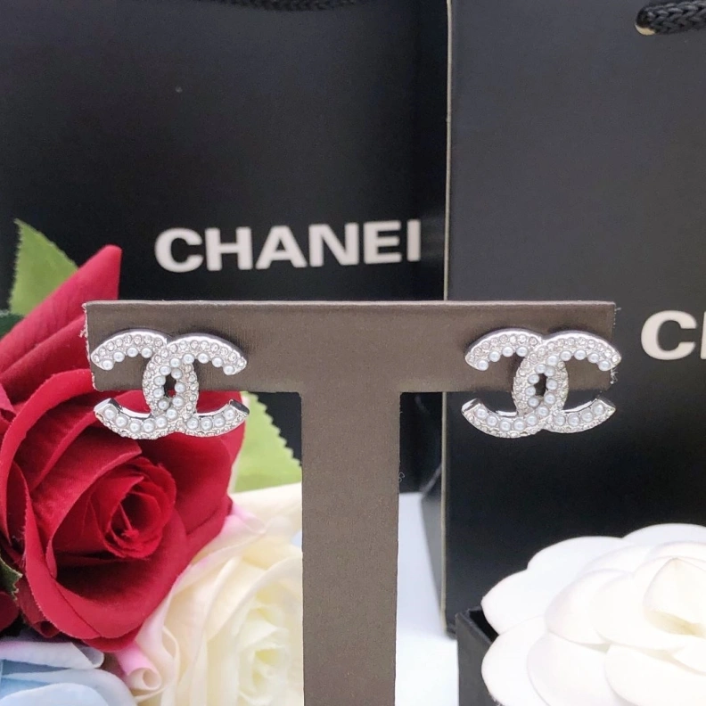 Vibrant Chxnxl Earrings 285134