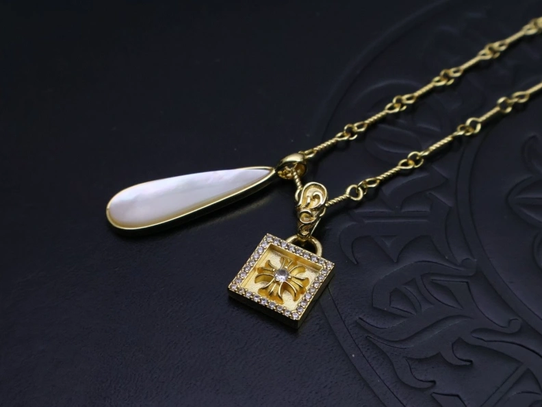 Chrxmx Hxxrts Necklaces Breathable 295709