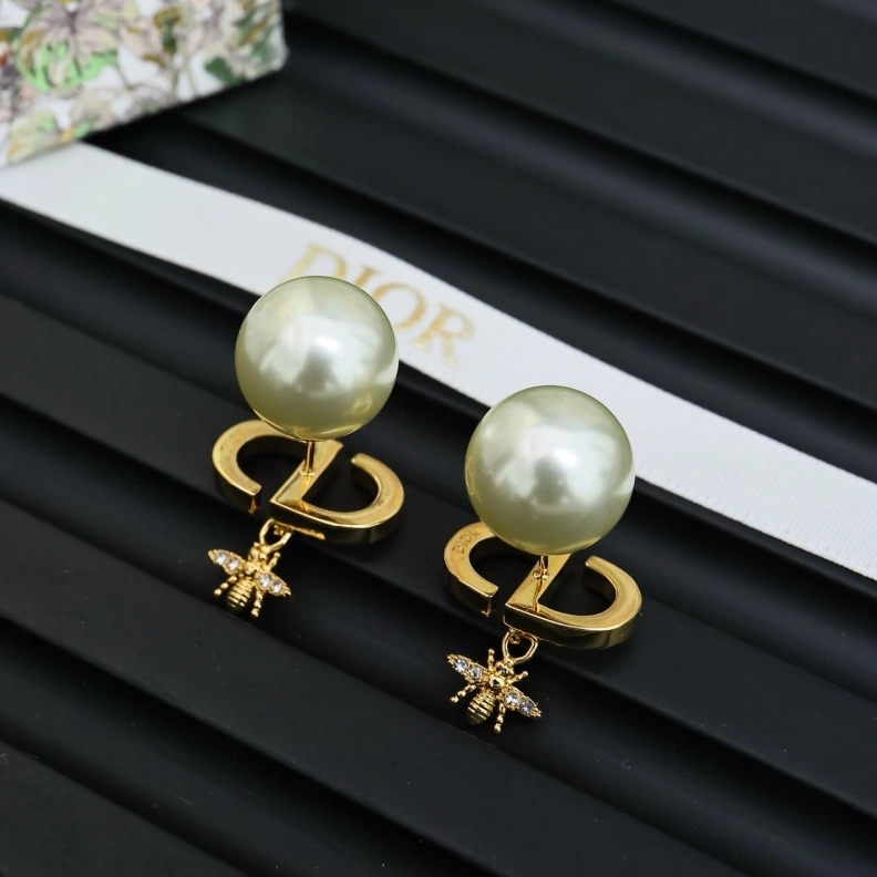 Christian Dxxr Earrings EyeCatching 294538