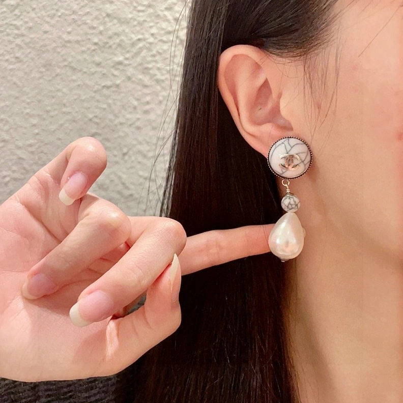 Comfortable Chxnxl Earrings 285125