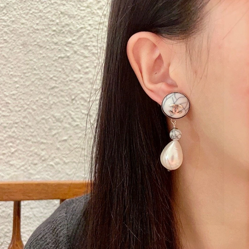 Comfortable Chxnxl Earrings 285125