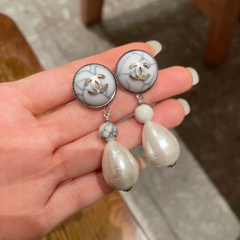 Comfortable Chxnxl Earrings 285125