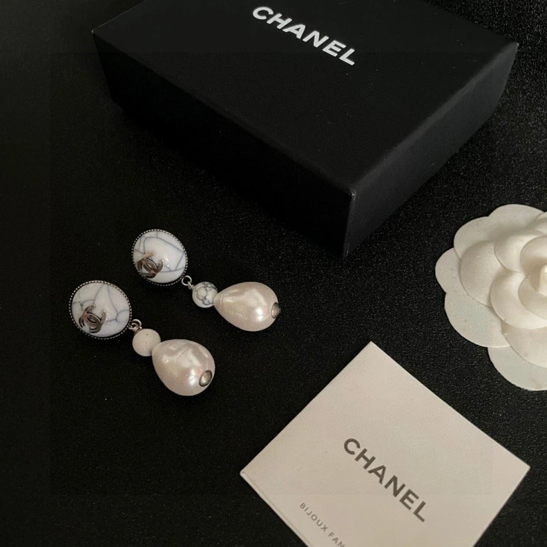 Comfortable Chxnxl Earrings 285125