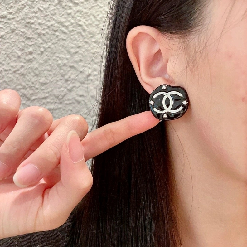 WellDesigned Chxnxl Earrings 285120