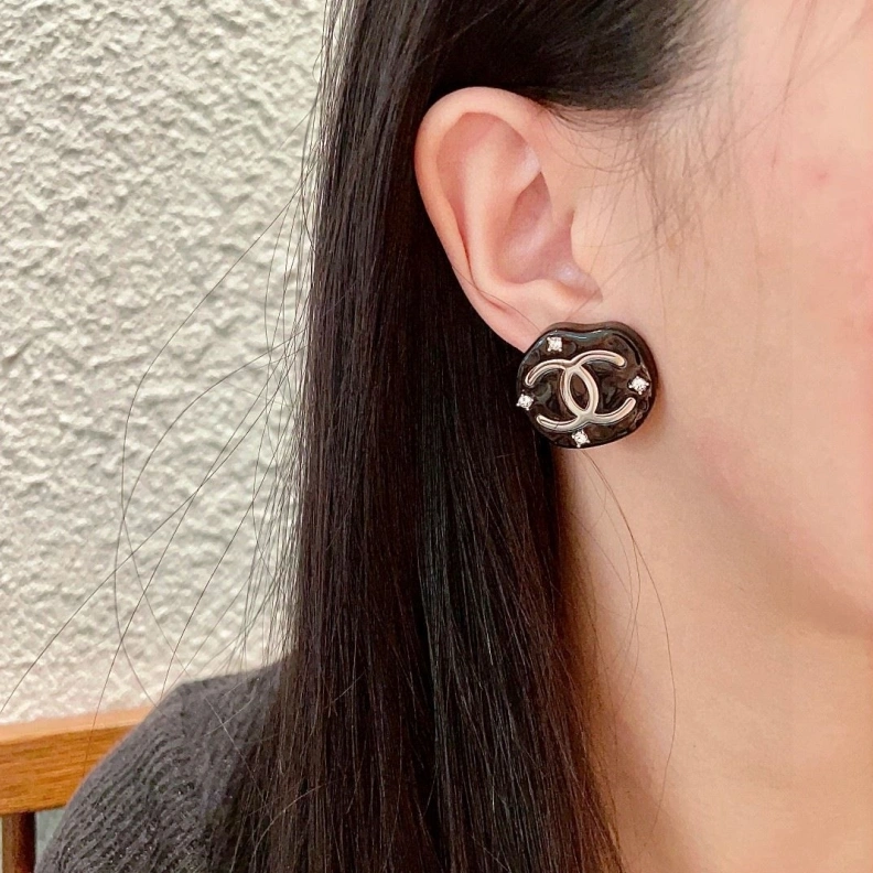 WellDesigned Chxnxl Earrings 285120