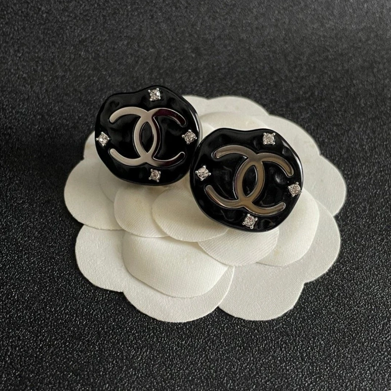 WellDesigned Chxnxl Earrings 285120