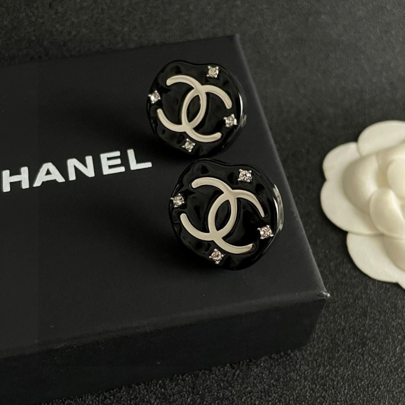 WellDesigned Chxnxl Earrings 285120