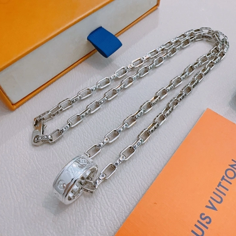 Refined LX Necklaces 308401