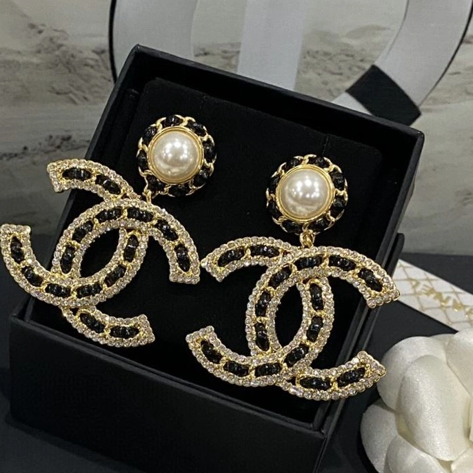 Cozy Chxnxl Earrings 285102