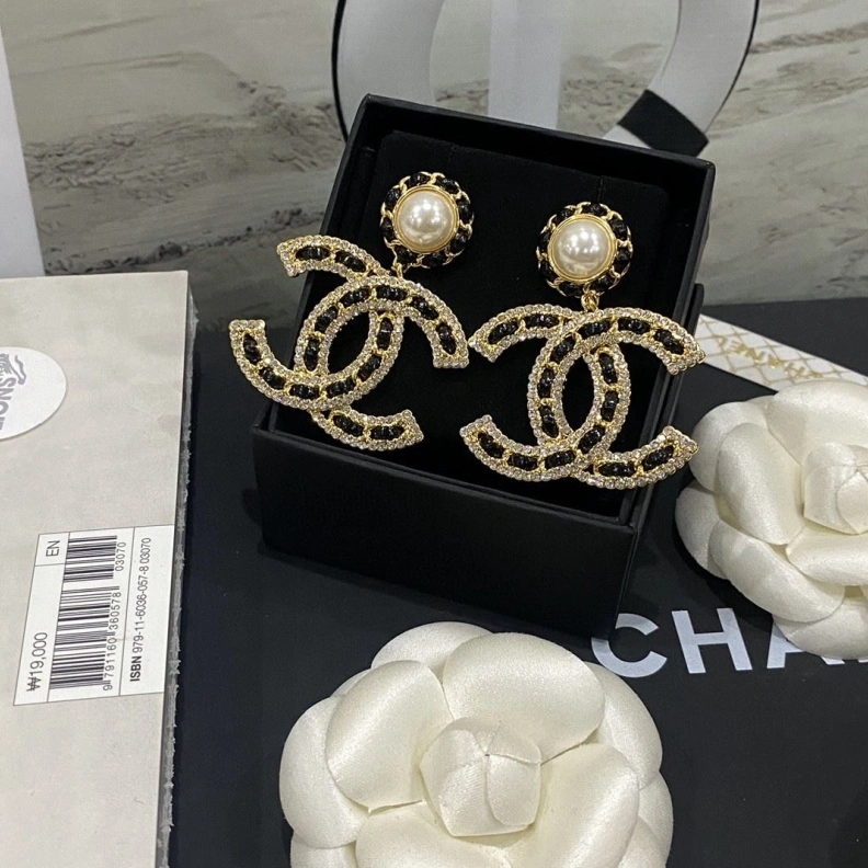 Cozy Chxnxl Earrings 285102