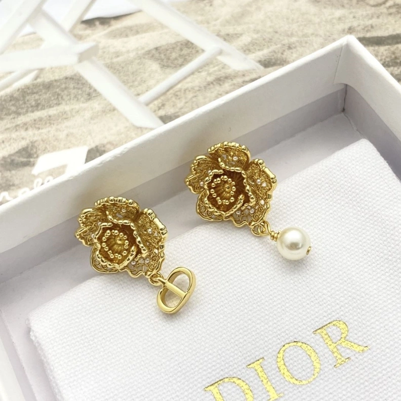 WellDesigned Christian Dxxr Earrings 293801