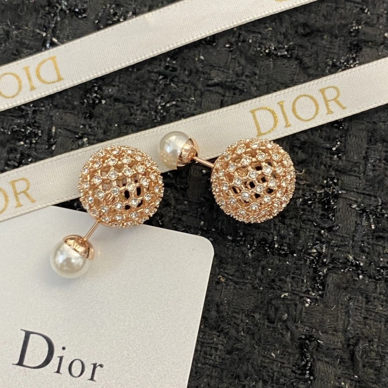 EyeCatching Christian Dxxr Earrings 293798