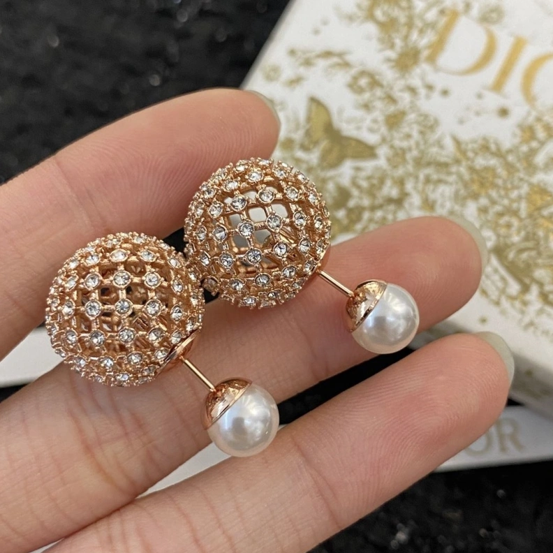 EyeCatching Christian Dxxr Earrings 293798
