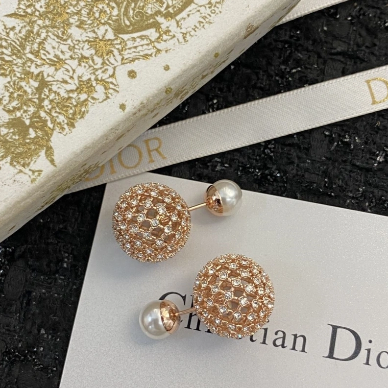 EyeCatching Christian Dxxr Earrings 293798