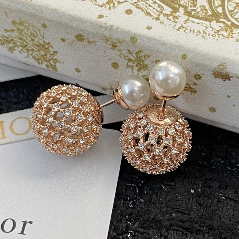 EyeCatching Christian Dxxr Earrings 293798