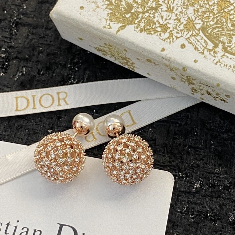 EyeCatching Christian Dxxr Earrings 293798