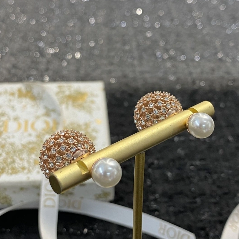 EyeCatching Christian Dxxr Earrings 293798