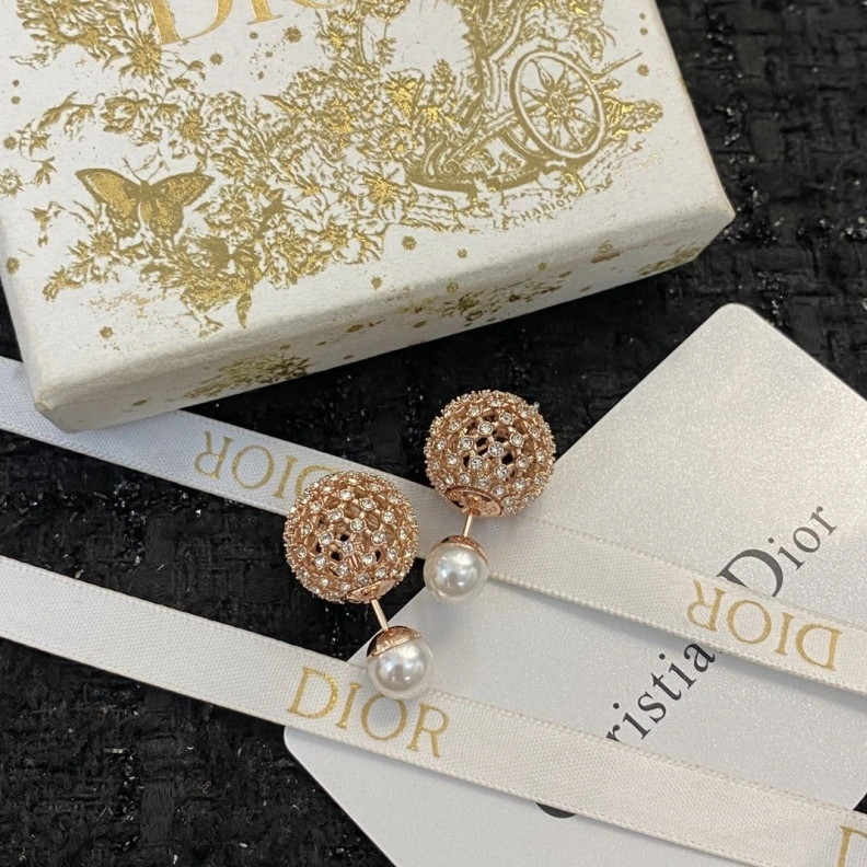 EyeCatching Christian Dxxr Earrings 293798