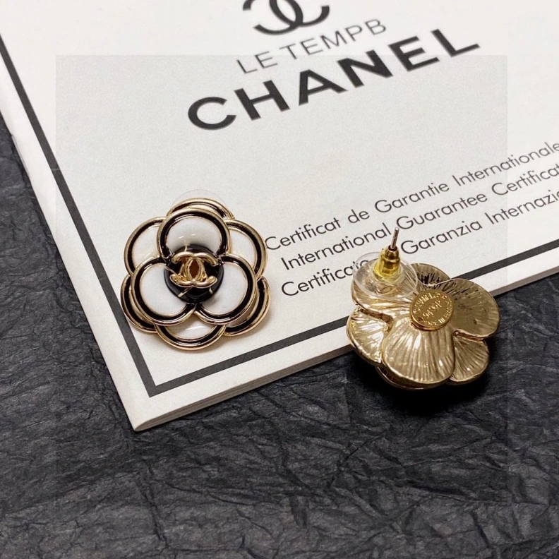 Vibrant Chxnxl Earrings 285073