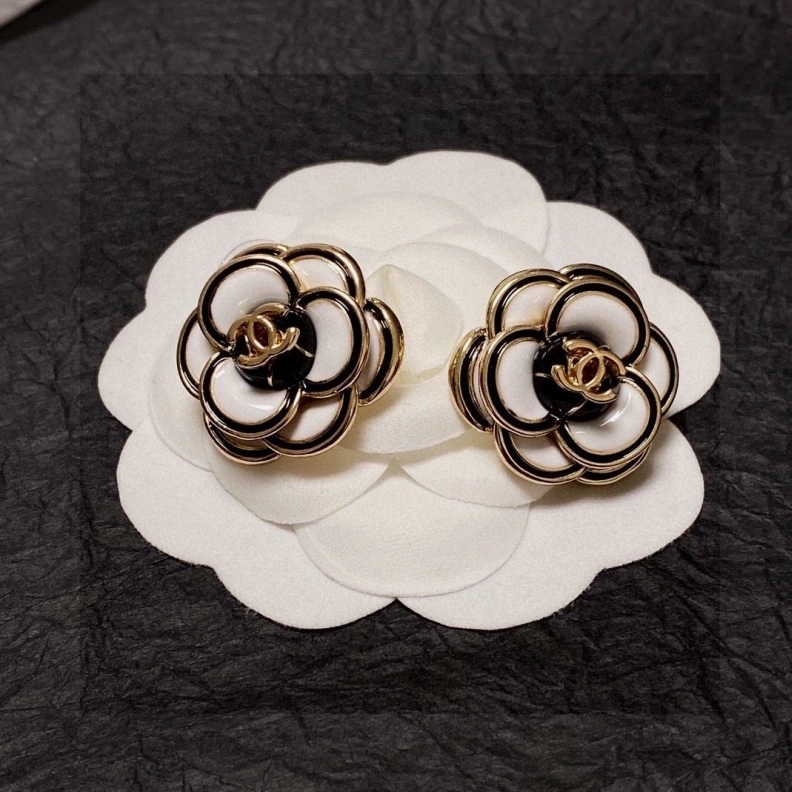 Vibrant Chxnxl Earrings 285073