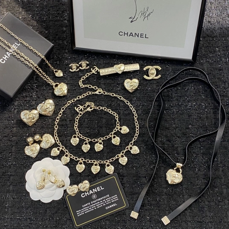 Trendsetting Chxnxl Earrings 287478