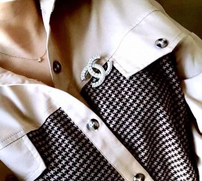 Minimalist Chxnxl Brooches 287827