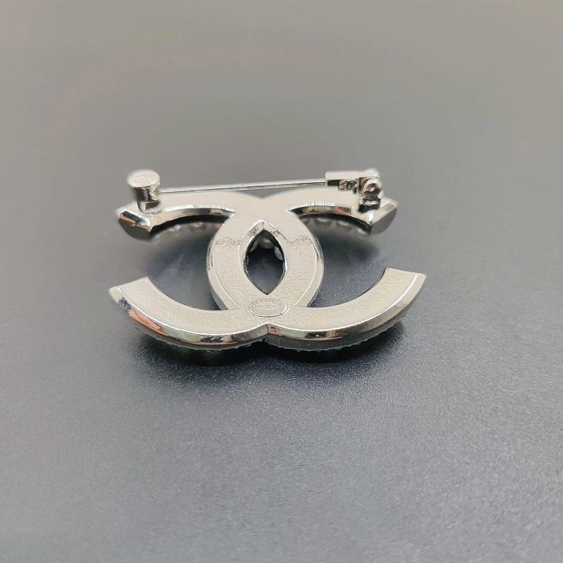 Minimalist Chxnxl Brooches 287827