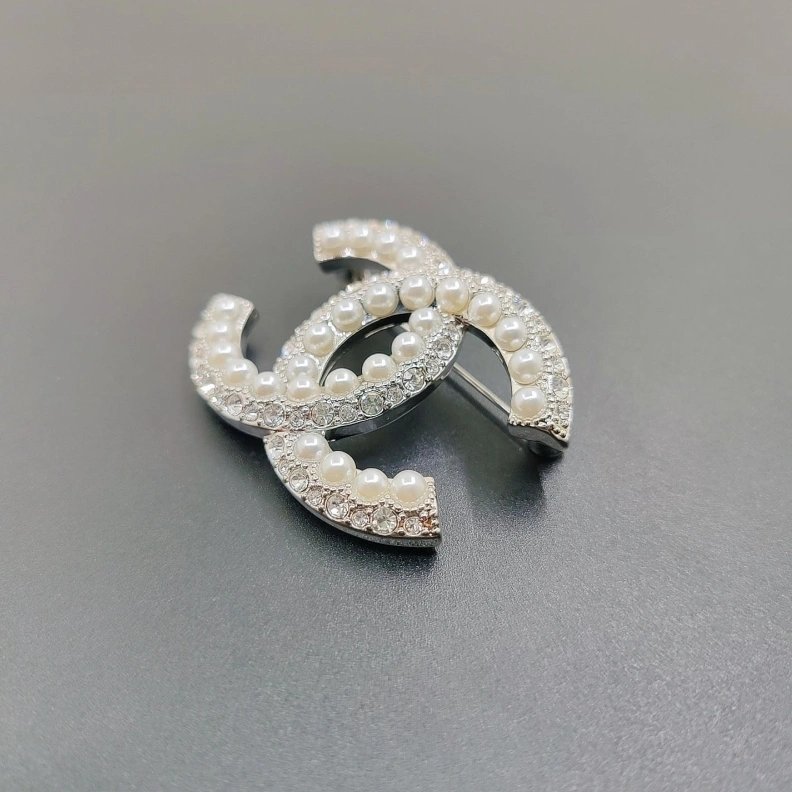 Minimalist Chxnxl Brooches 287827