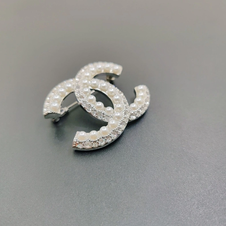 Minimalist Chxnxl Brooches 287827