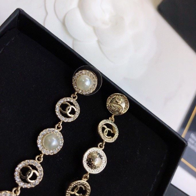 Breathable Chxnxl Earrings 287476