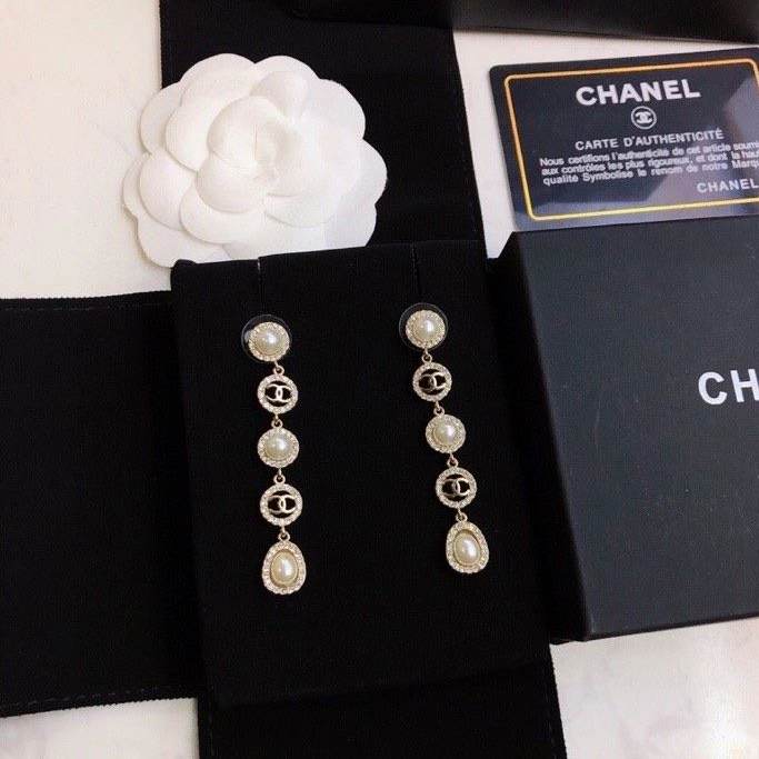 Breathable Chxnxl Earrings 287476
